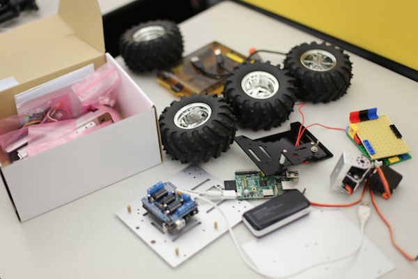 如何低成本自制機(jī)器人？